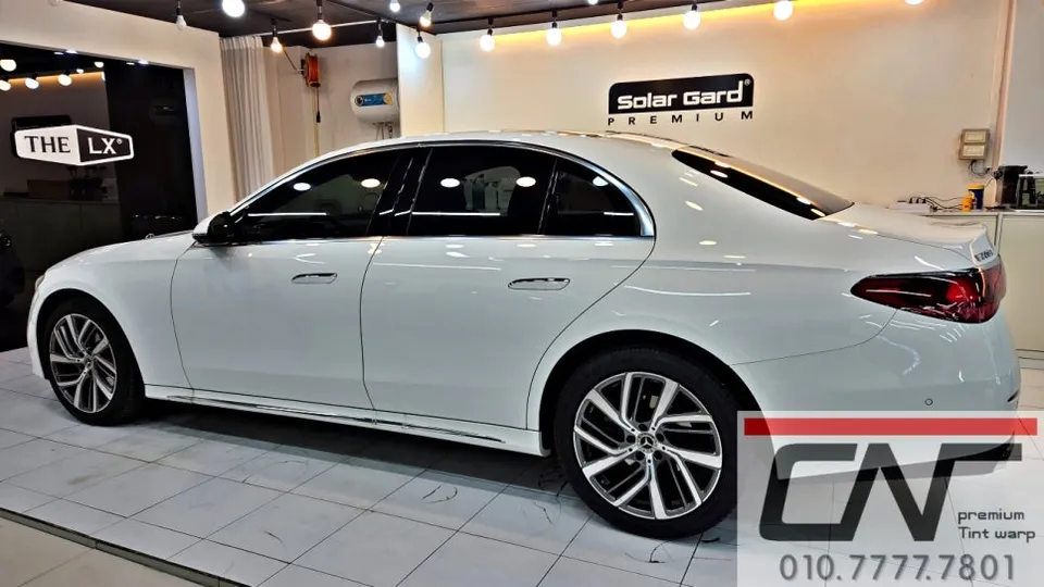 Mercedes-Benz E-Class W214 カーフィルム施工事例｜費用目安・仕上がり 施工写真 1-3