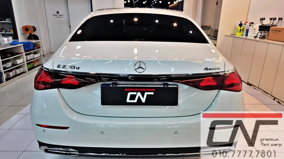 Mercedes-Benz E-Class W214 カーフィルム施工事例｜費用目安・仕上がり 施工写真 2-3