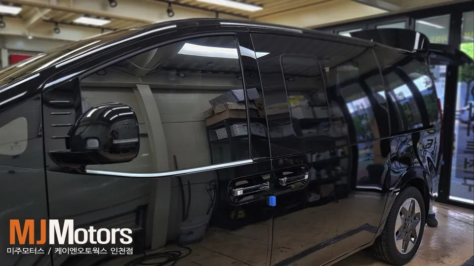 Hyundai Staria window tinting - Hyundai Staria Window Tinting Review: Focus F8 Film photo 3