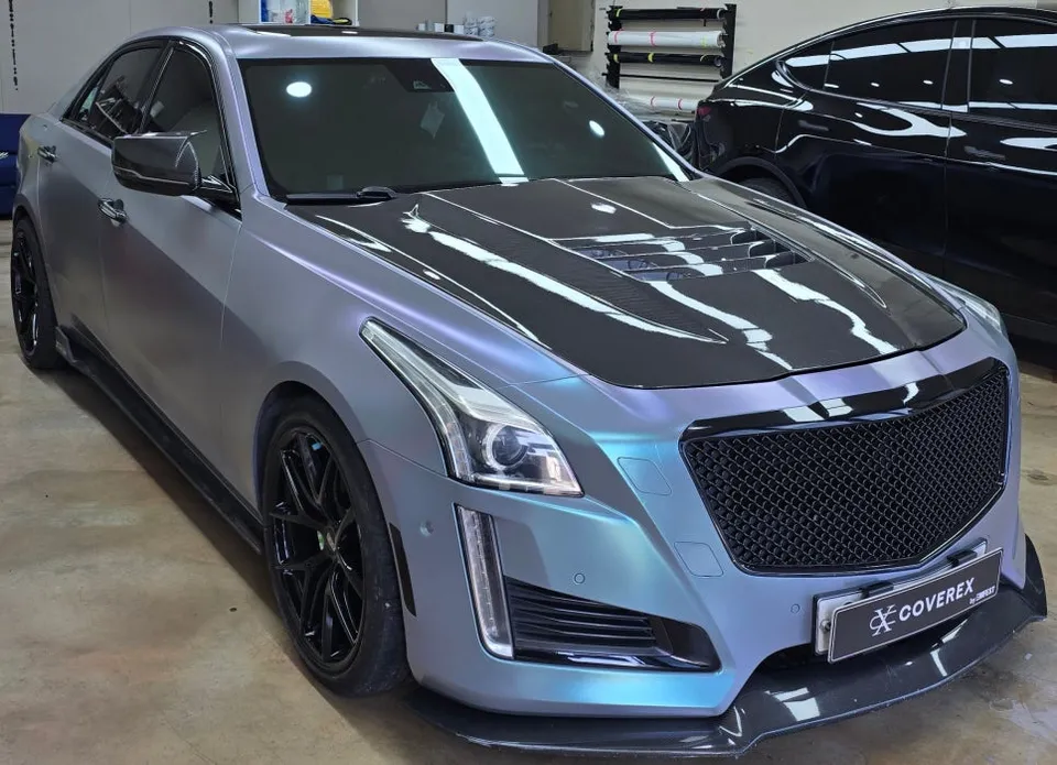Cadillac CTSのカーラッピング事例｜スターライトグレーブルー 施工写真 1-2