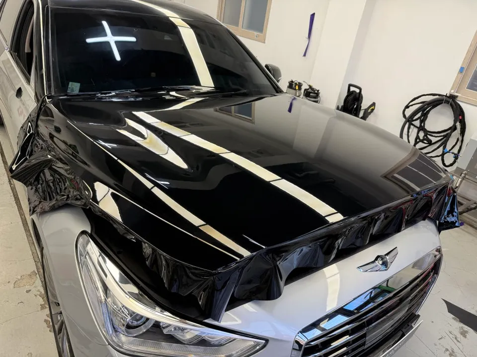 Genesis EQ900 vinyl wrap - Genesis EQ900 Vinyl Wrap Review: High-Gloss Black Perfection photo 3