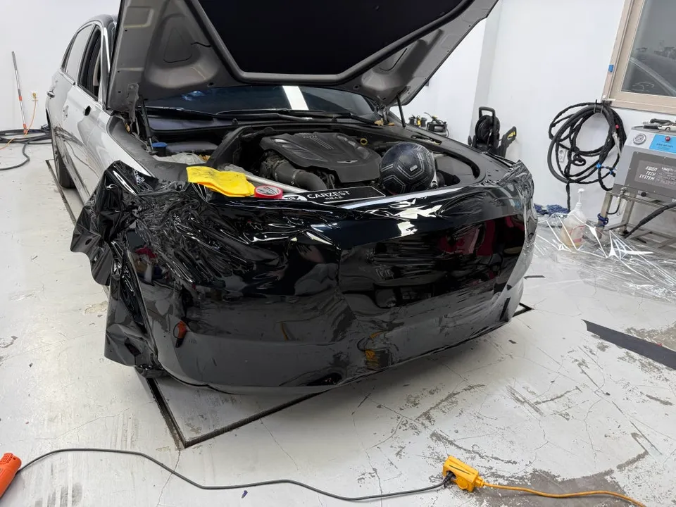 Genesis EQ900 vinyl wrap - Genesis EQ900 Vinyl Wrap Review: High-Gloss Black Perfection photo 5