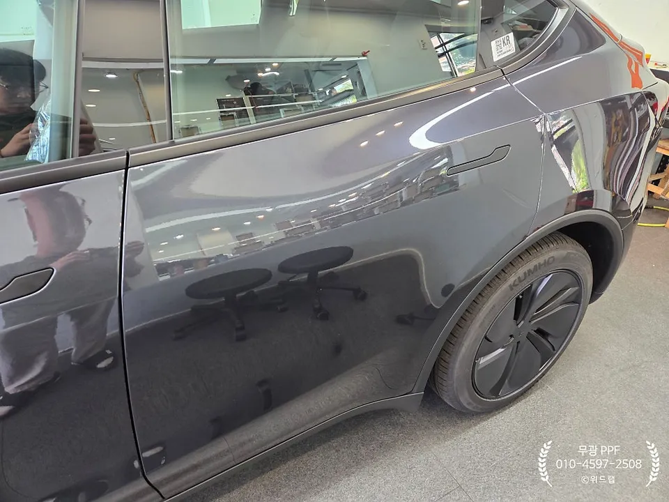 Tesla Model Y PPF施工事例|費用目安と仕上がり 施工写真 2-1