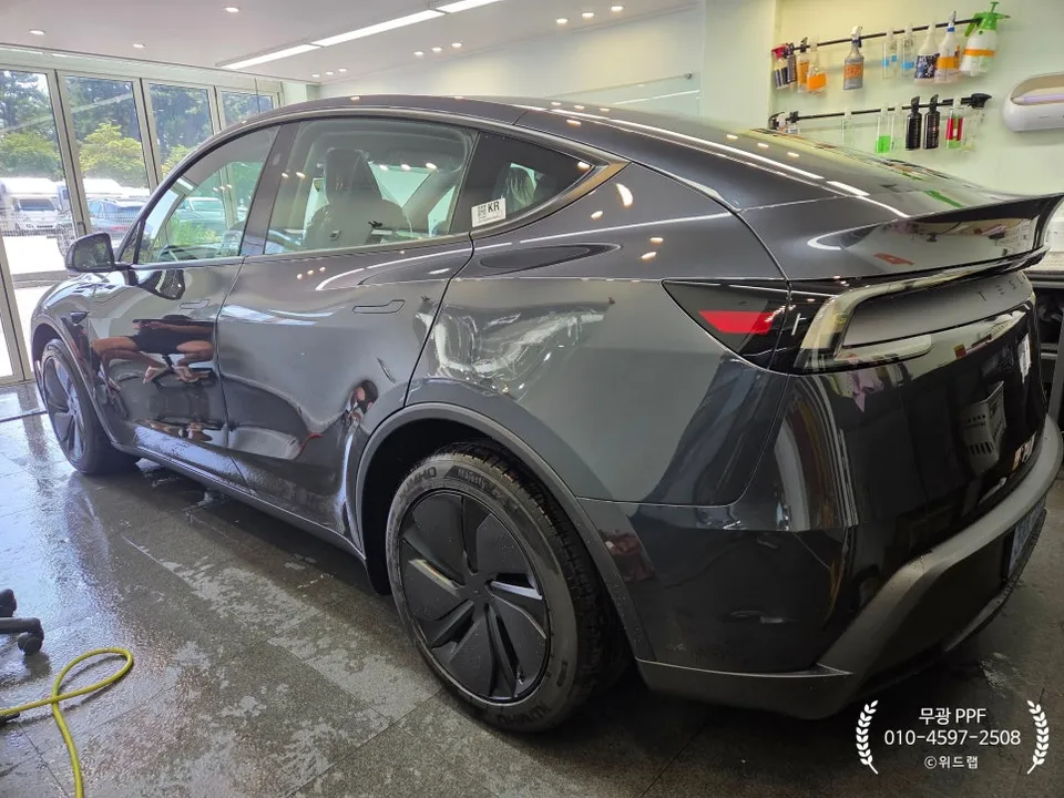 Tesla Model Y PPF施工事例|費用目安と仕上がり 施工写真 3-2
