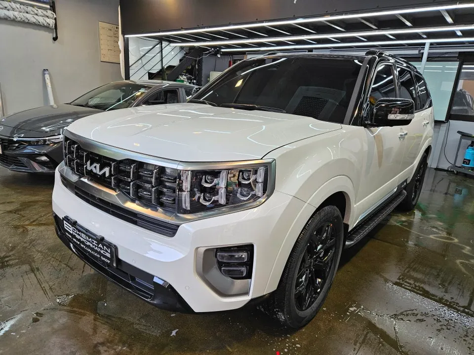 Kia Mohave The Masterのカーラッピング事例｜費用目安・仕上がり 施工写真 2-2