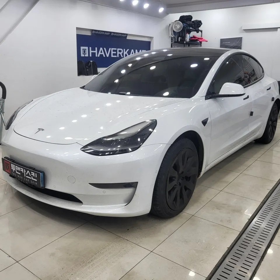 Tesla Model 3のカーラッピング事例|費用目安・仕上がり 施工写真 2-1