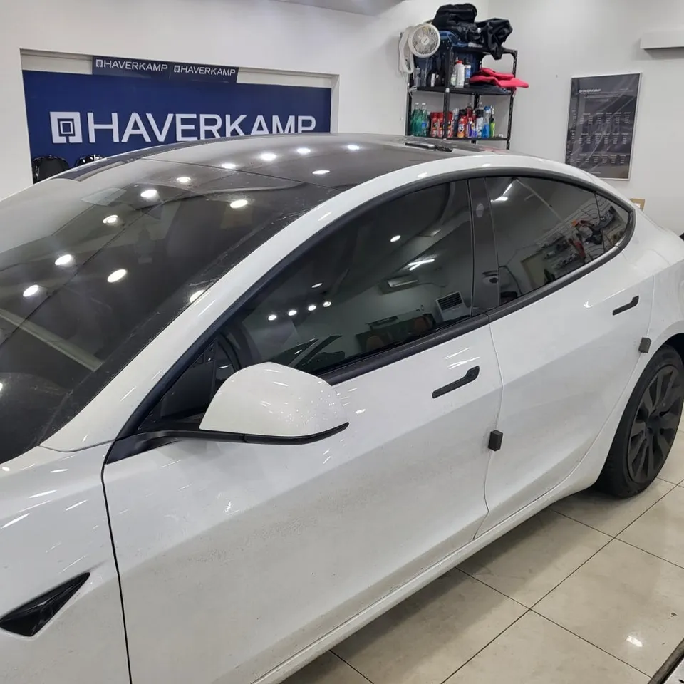 Tesla Model 3のカーラッピング事例|費用目安・仕上がり 施工写真 3-3