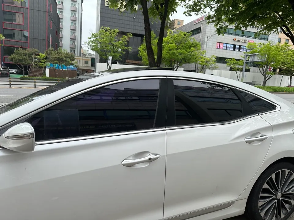 Hyundai Grandeur HGのカーフィルム施工事例|費用目安・仕上がり 施工写真 2-1