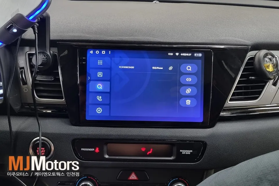 Kia NiroのAndroid Auto・CarPlay取付事例 施工写真 4