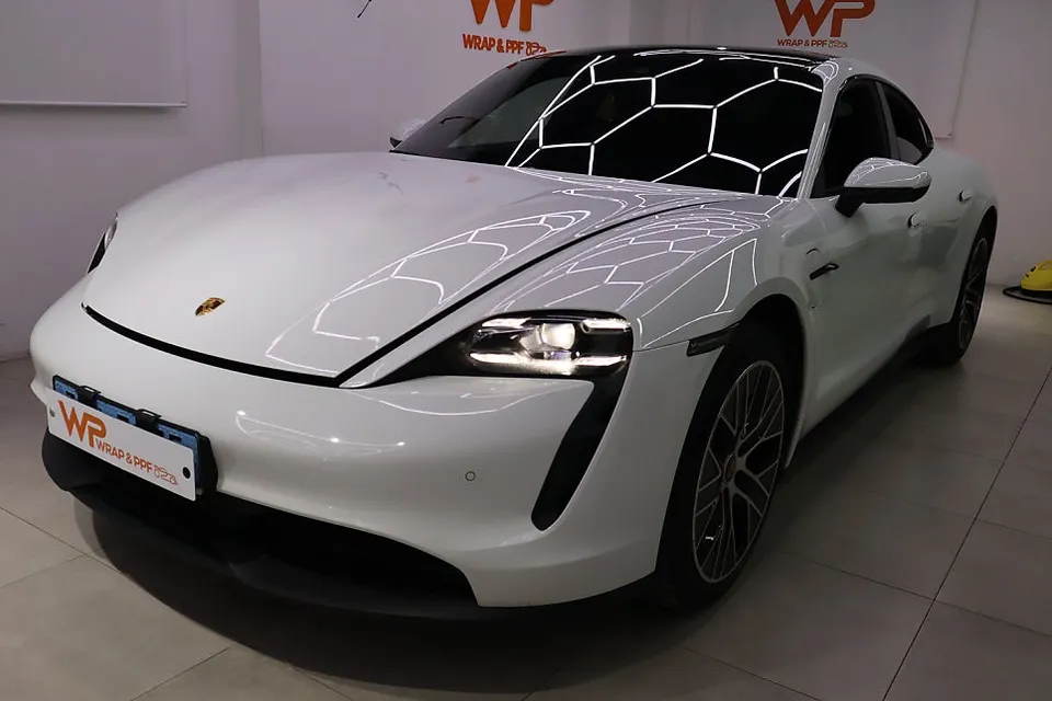 Porsche Taycan vinyl wrap - Porsche Taycan Vinyl Wrap Review: Light Crayon Agate Gray photo 3