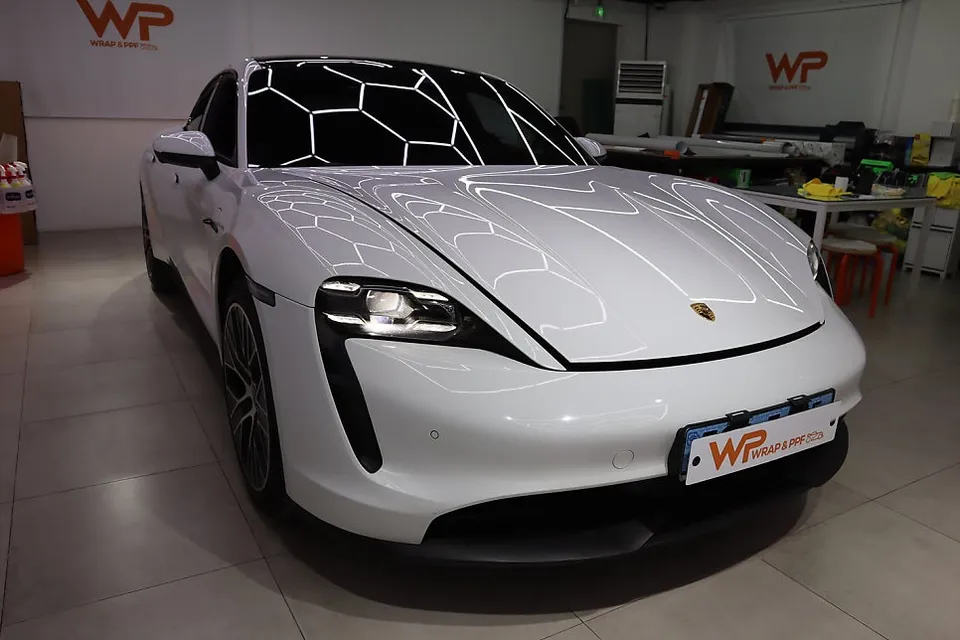 Porsche Taycan vinyl wrap - Porsche Taycan Vinyl Wrap Review: Light Crayon Agate Gray photo 5