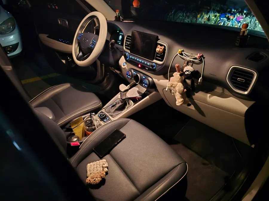 Hyundai Venue ambient lighting - Hyundai Venue Ambient Lighting Review: Mood Lighting Upgrade photo 3