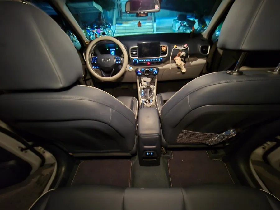 Hyundai Venue ambient lighting - Hyundai Venue Ambient Lighting Review: Mood Lighting Upgrade photo 4