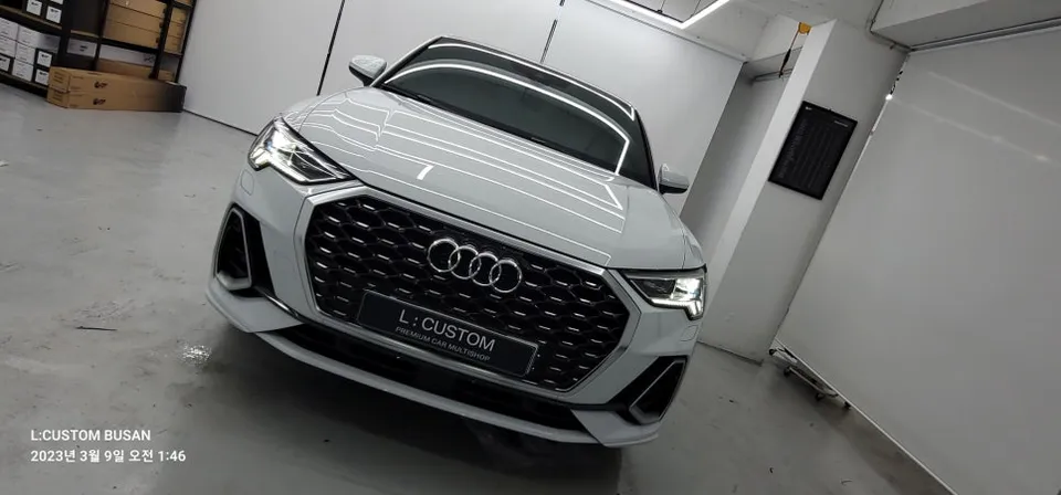 Audi A6のドライブレコーダー取付事例 施工写真 2-2
