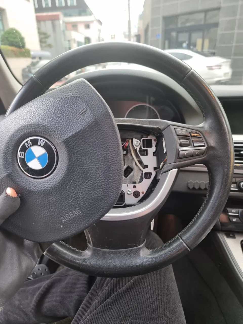 BMWのAndroid Auto・CarPlay取付事例 施工写真 3-1