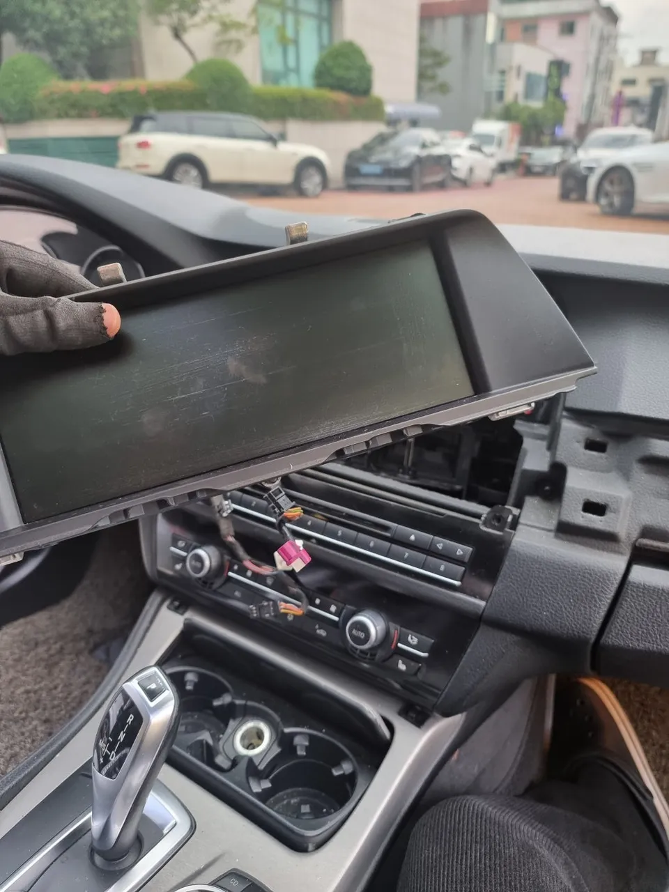 BMWのAndroid Auto・CarPlay取付事例 施工写真 3-2