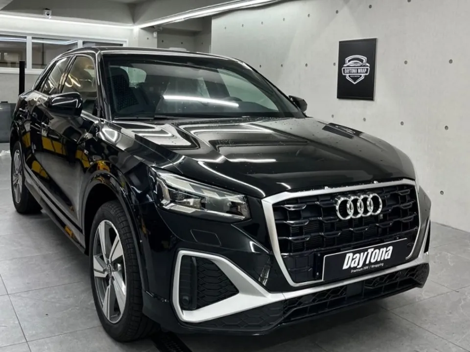 Audi vinyl wrap - Audi Q2 Vinyl Wrap Review: Chrome Delete for a Sleek Look photo 3