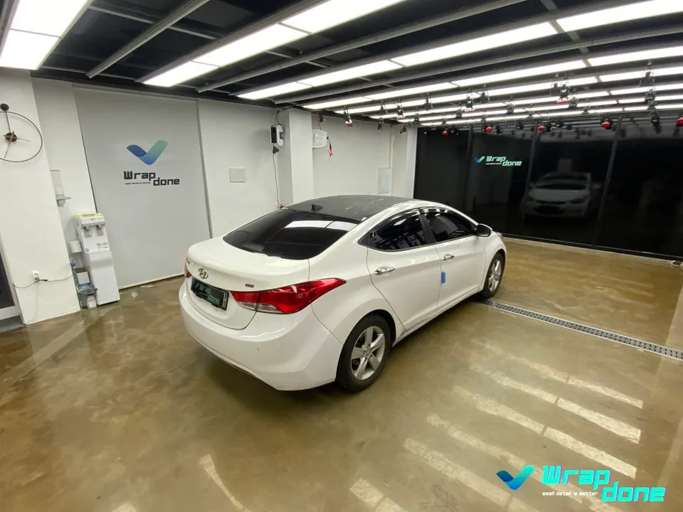 Kia Elantra MDのカーラッピング事例｜費用目安・仕上がり 施工写真 2-1