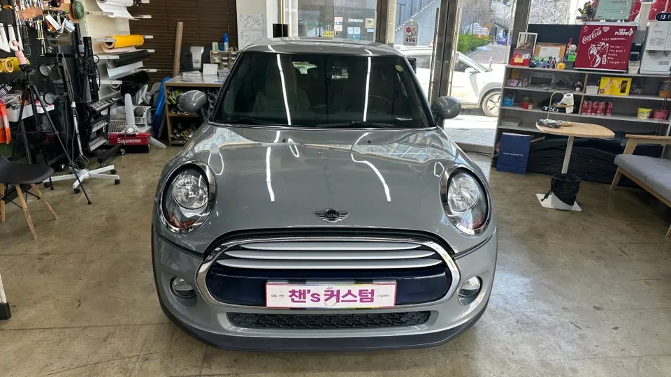 MINI vinyl wrap installation result