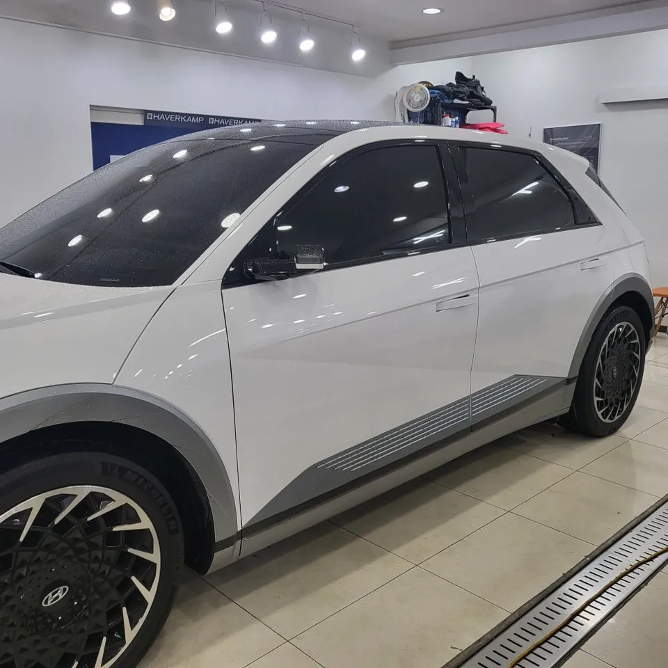 Hyundai IONIQ 5のカーラッピング事例｜費用目安・仕上がり 施工写真 2-2