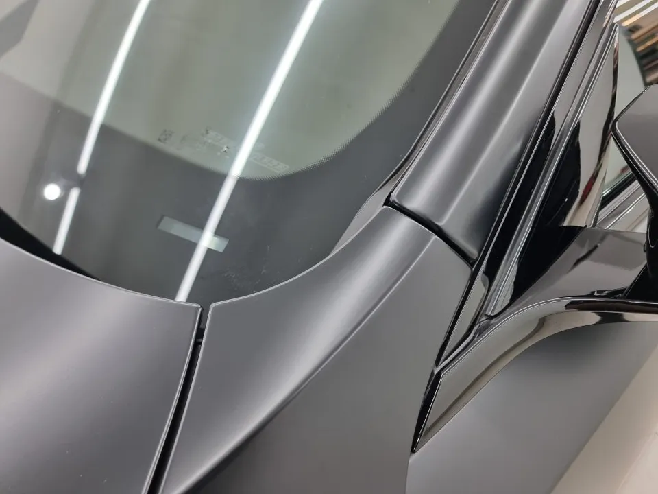 BMW 5 Seriesのカーラッピング事例 施工写真 6