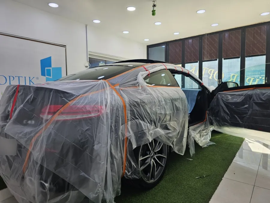 Mercedes-Benz C43 AMGのカーフィルム施工事例 施工写真 3-2
