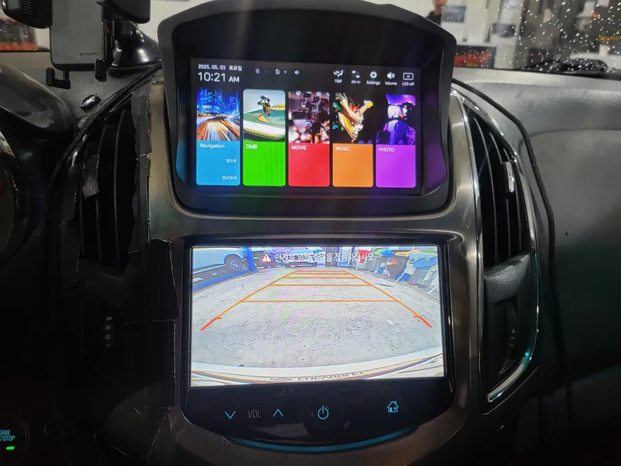Chevrolet CruzeのAndroid Auto・CarPlay取付事例 施工写真 3-2
