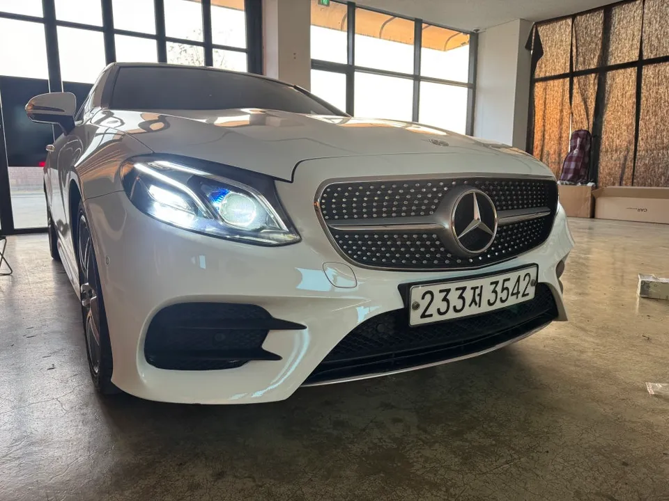 Mercedes-Benz E-Class W213 ambient lighting installation result