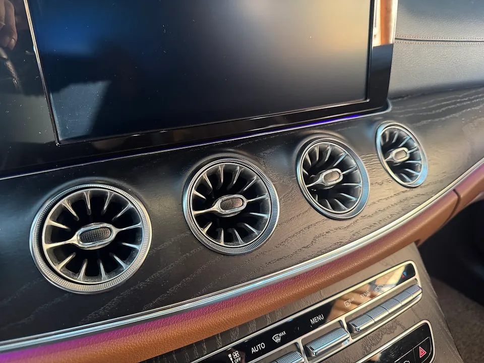 Mercedes-Benz E-Class W213 ambient lighting - Mercedes-Benz E-Class W213 Ambient Lighting Review photo 3