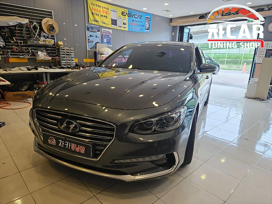Hyundai Grandeur IGのドライブレコーダー取付事例 写真