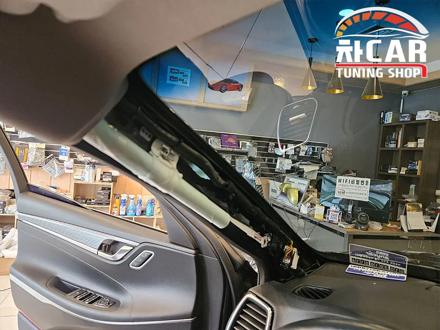 Hyundai Grandeur IGのドライブレコーダー取付事例 施工写真 4