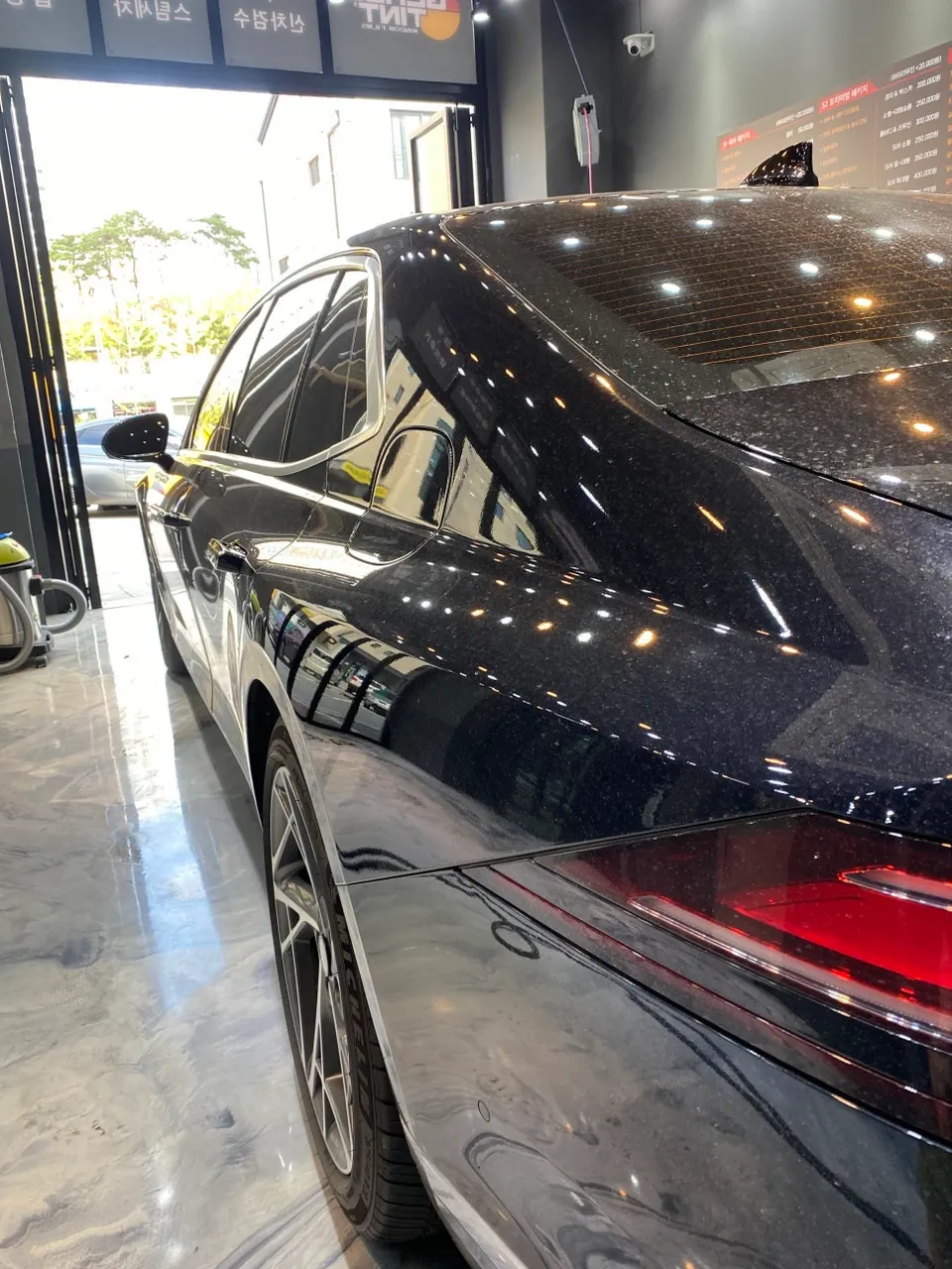 Genesis G90のガラスコーティング事例 施工写真 3