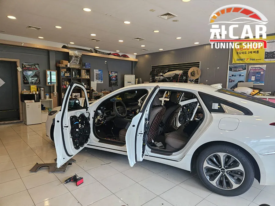 Kia K8 Ambient Lighting Upgrade: Enhanced Mood Lighting photo 18