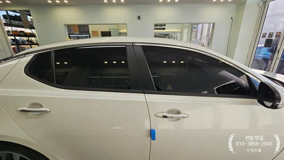 Kia K5のカーフィルム施工事例 施工写真 4