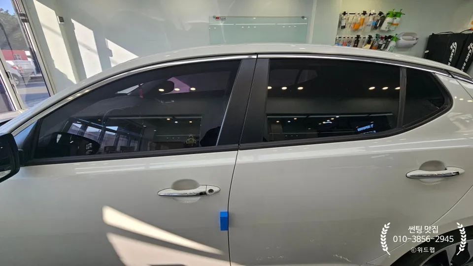 Kia K5のカーフィルム施工事例 施工写真 6