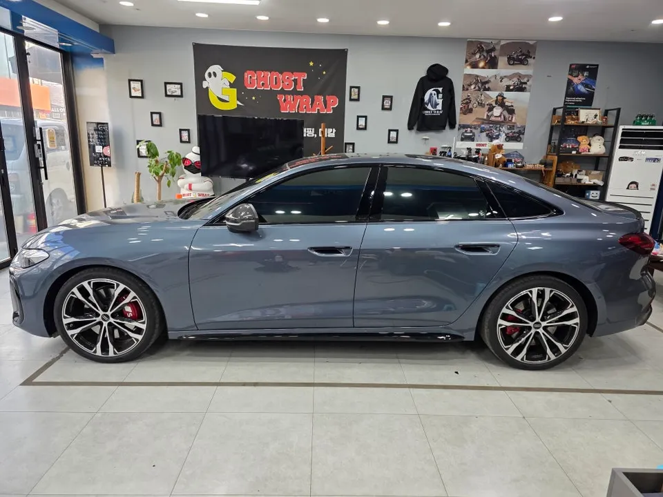 Audi S5 wheel repair - Audi S5 Wheel Repair & Painting Review - Glossy Black Finish photo 3