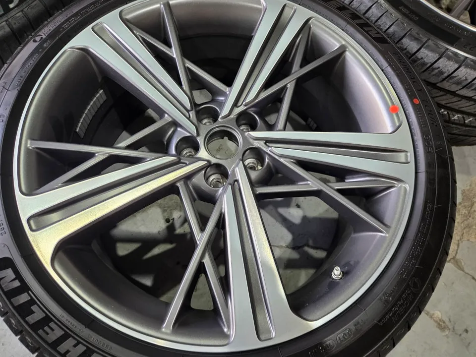 Genesis GV80 Coupe wheel repair - Genesis GV80 Coupe Gloss Black Wheel Refinishing Review photo 4