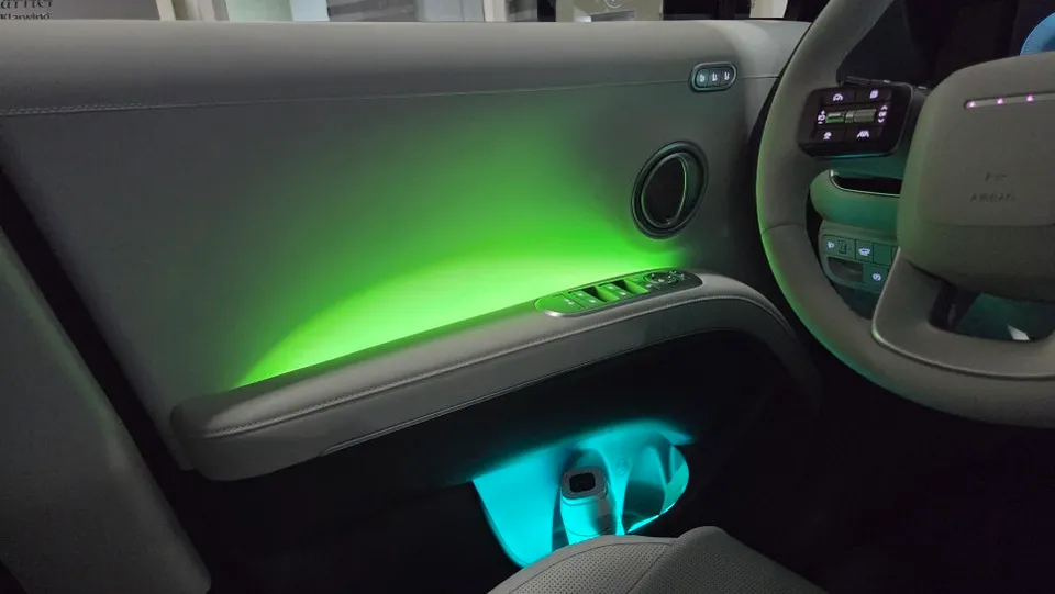 Hyundai IONIQ ambient lighting - Hyundai IONIQ Ambient Lighting Review: Enhanced Interior LED Mood photo 4