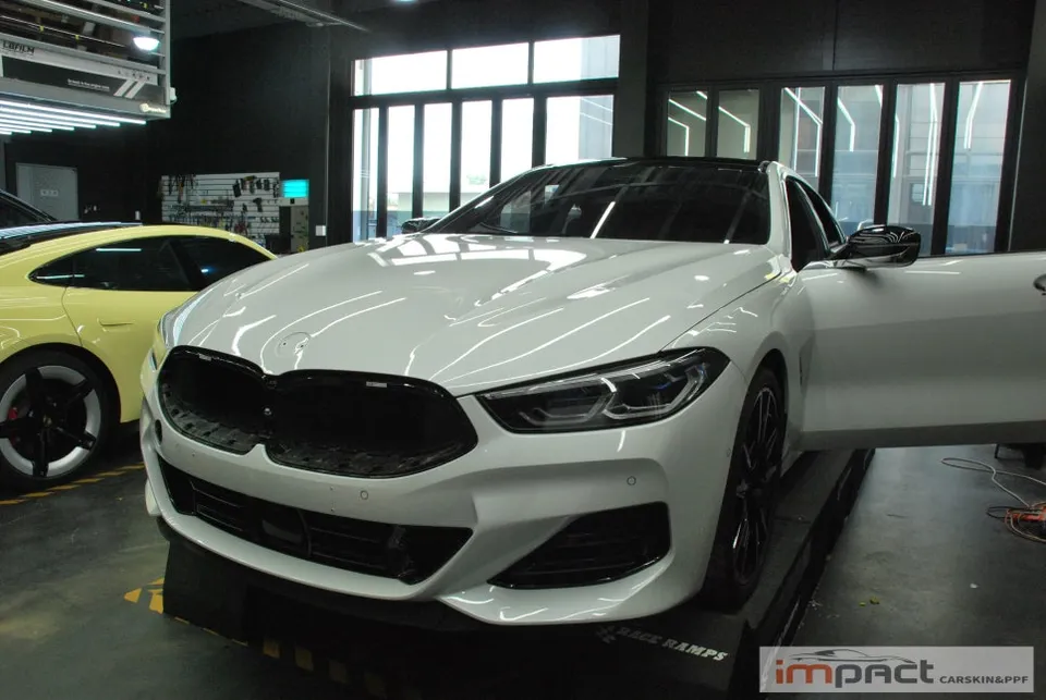 BMW 8 Seriesのカーラッピング事例｜費用目安・仕上がり 写真