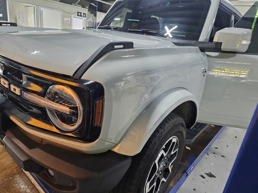 Ford Bronco ambient lighting installation result