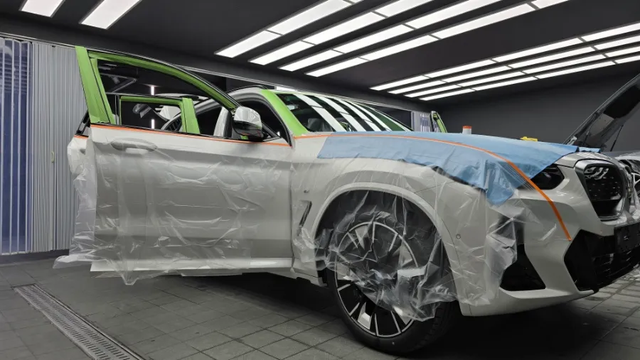 BMW iX3のカーフィルム施工事例 施工写真 2-1