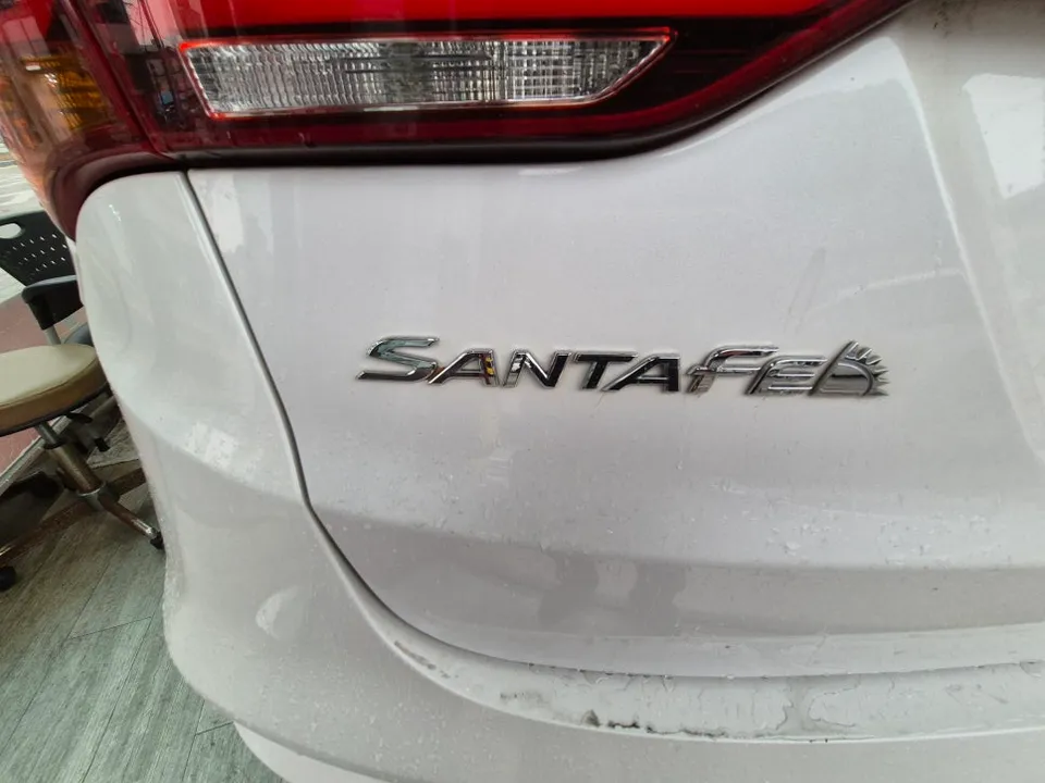 Hyundai Santa Feのカーフィルム施工事例｜費用目安と仕上がり 写真
