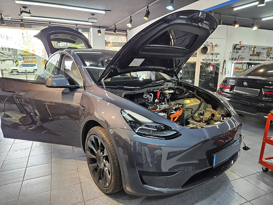 Tesla Model Y RWD Overgen Auto Frunk Review