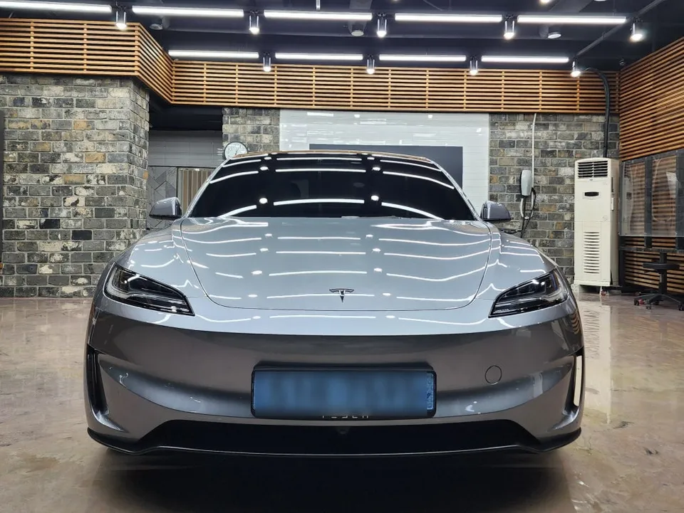Tesla Model 3 PPF施工事例|費用目安と仕上がり 施工写真 1-2