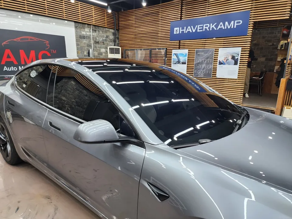 Tesla Model 3 PPF施工事例|費用目安と仕上がり 施工写真 1-3