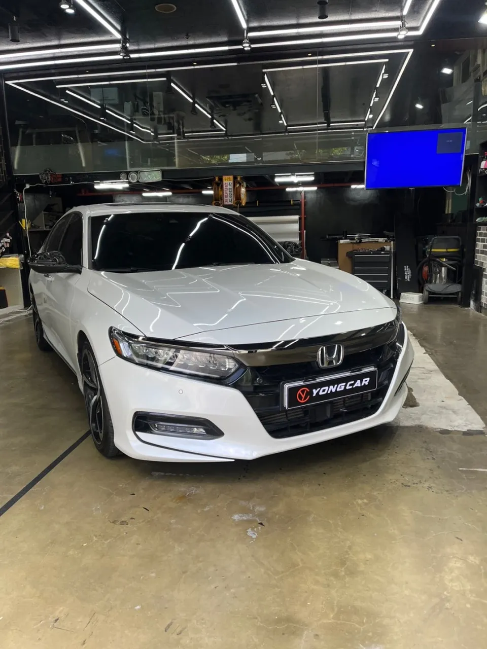 Honda Accord PPF施工事例｜ブラックPPFで高級感を演出 施工写真 3-1