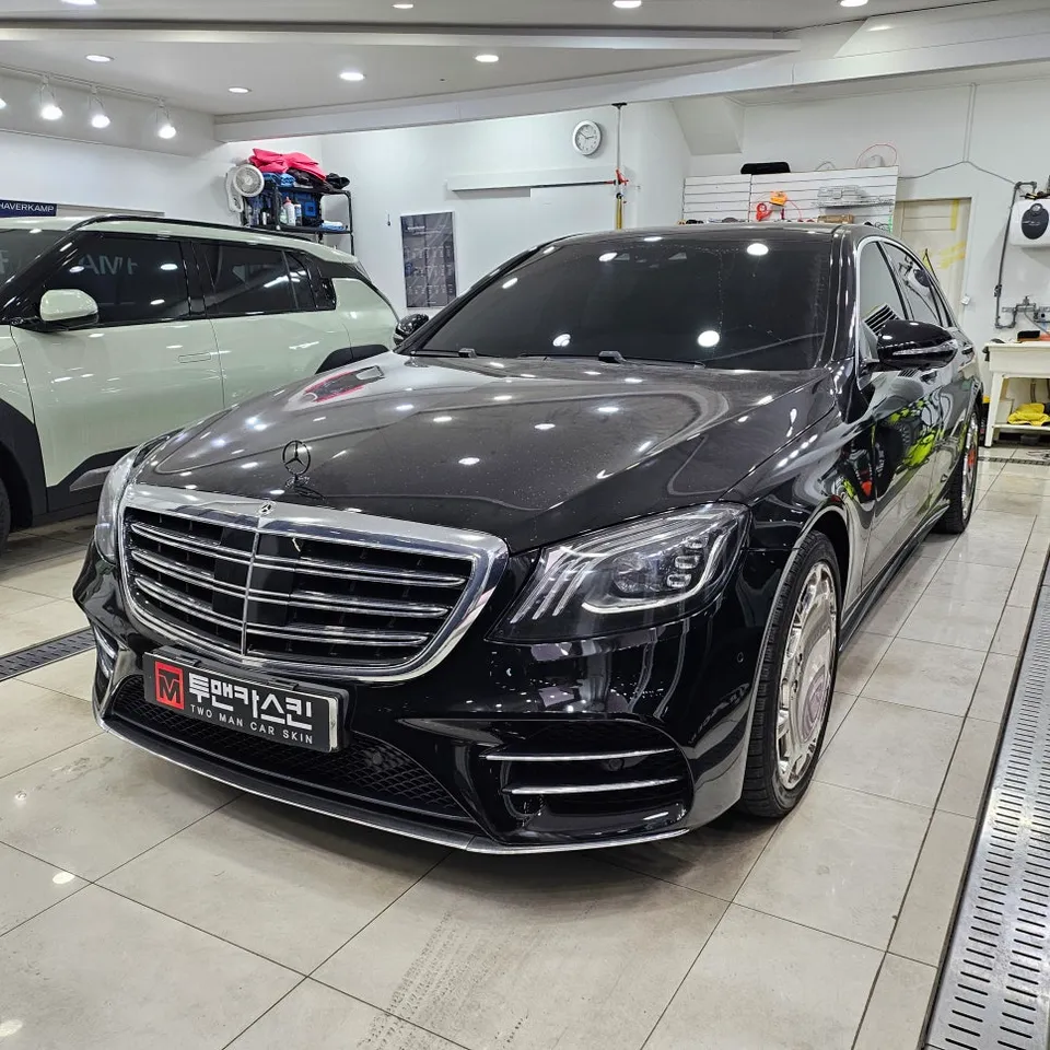メルセデス・ベンツ Sクラス W223のカーラッピング事例 施工写真 1-1