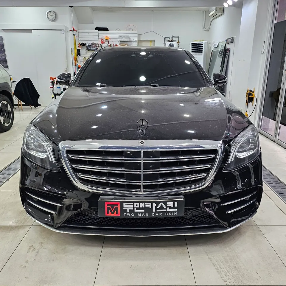 メルセデス・ベンツ Sクラス W223のカーラッピング事例 施工写真 2-1