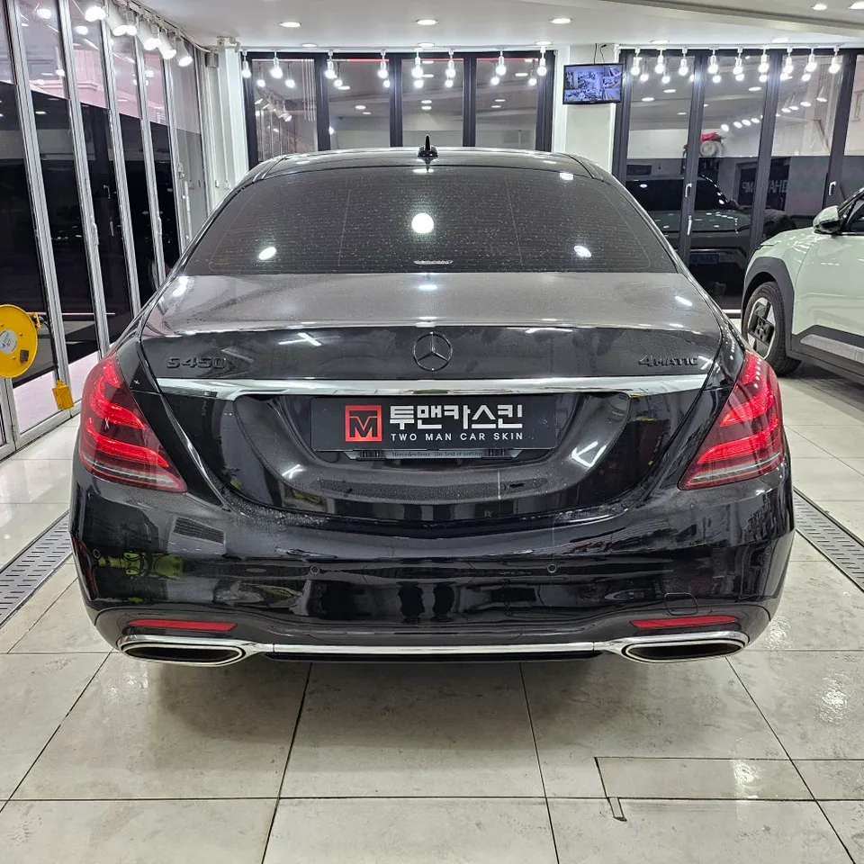メルセデス・ベンツ Sクラス W223のカーラッピング事例 施工写真 5-1