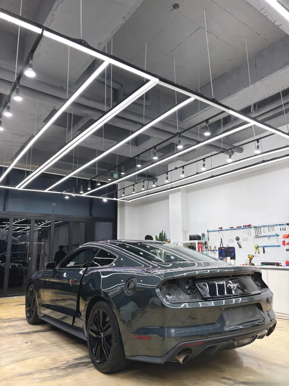 Ford Mustangのカーラッピング事例｜費用目安・仕上がり 施工写真 1-2